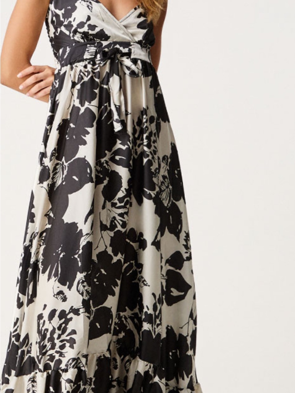Kate LondonWomen's Black and White Floral Spaghetti strMaxi Medium NWT